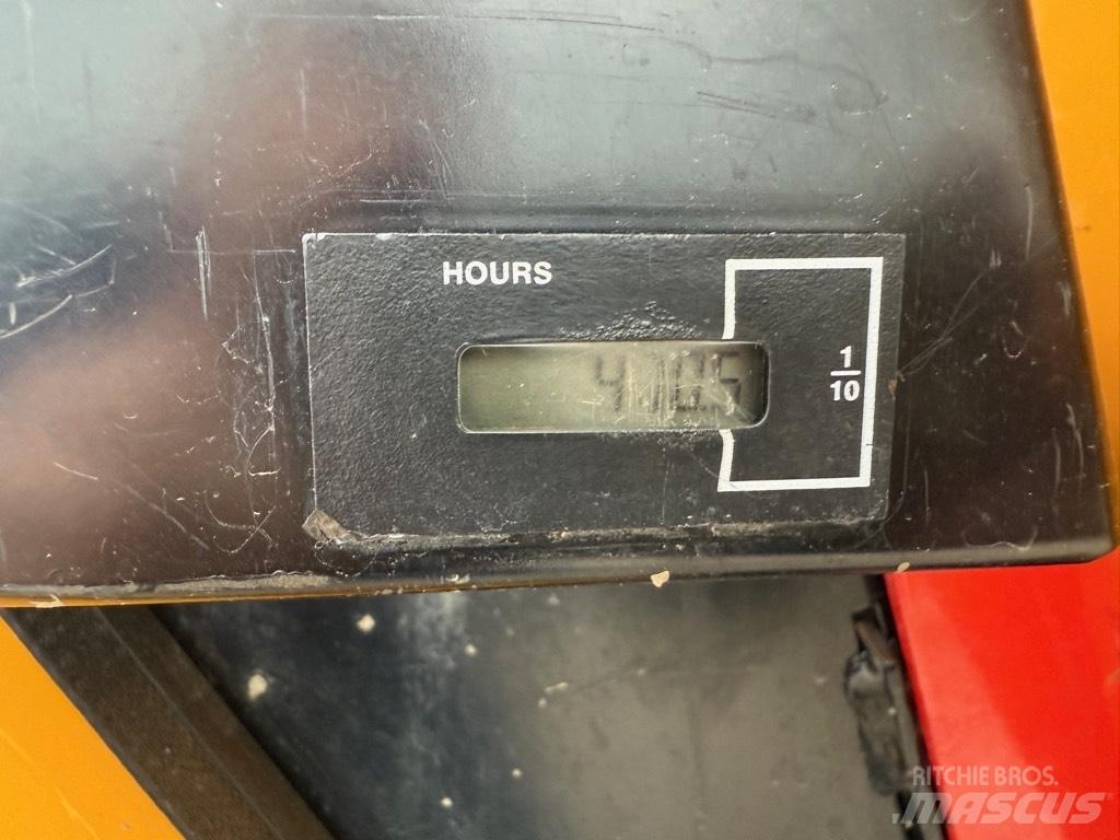 JCB HT D5  궤도식 덤프