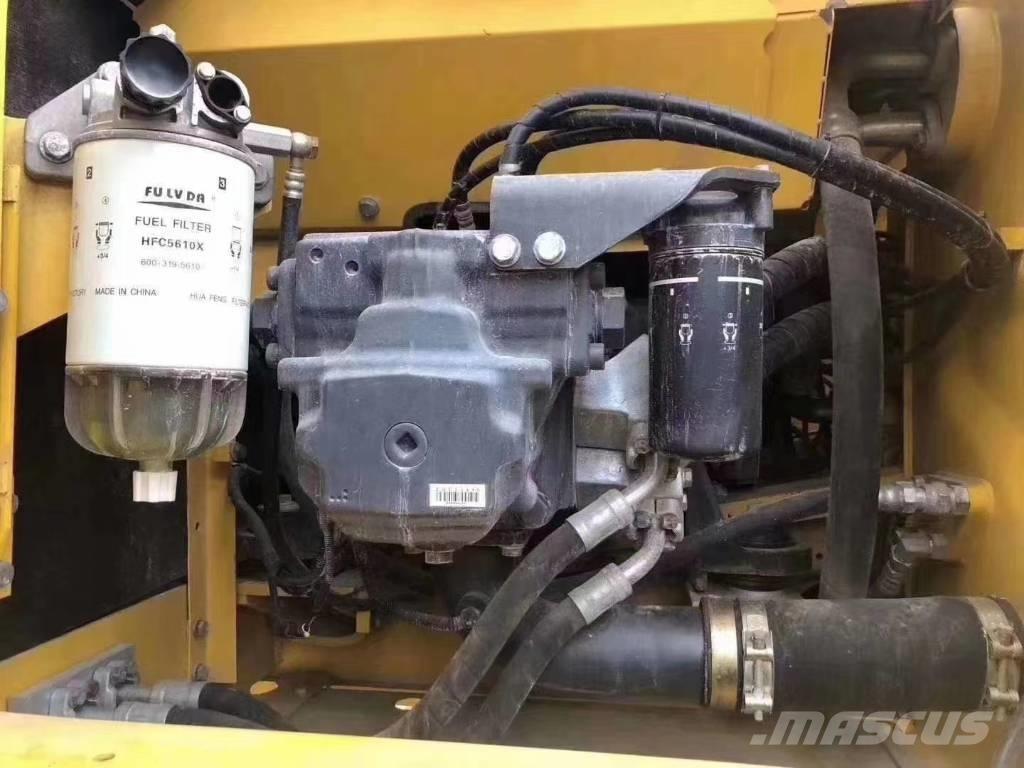 Komatsu PC 240 대형 굴삭기 29톤 이상