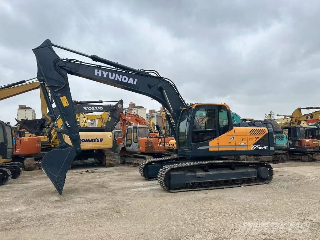 Hyundai 225 LC-9T 대형 굴삭기 29톤 이상