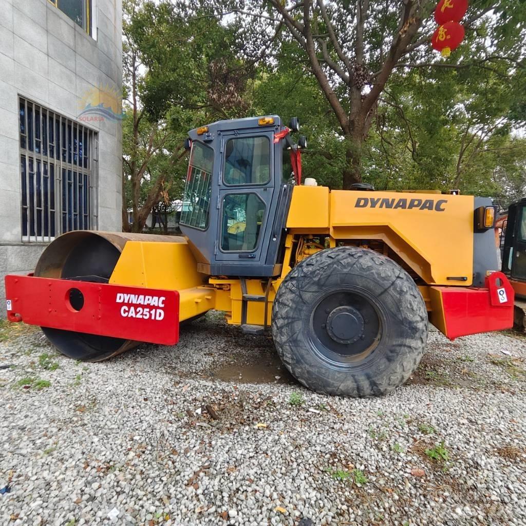 Dynapac CA 251 D 싱글 드럼 롤러
