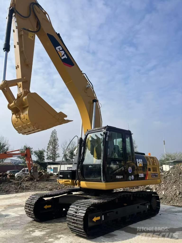 CAT 320 D 대형 굴삭기 29톤 이상