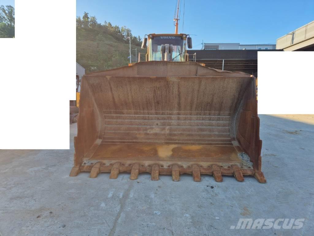 Volvo L 180 E  휠로우더