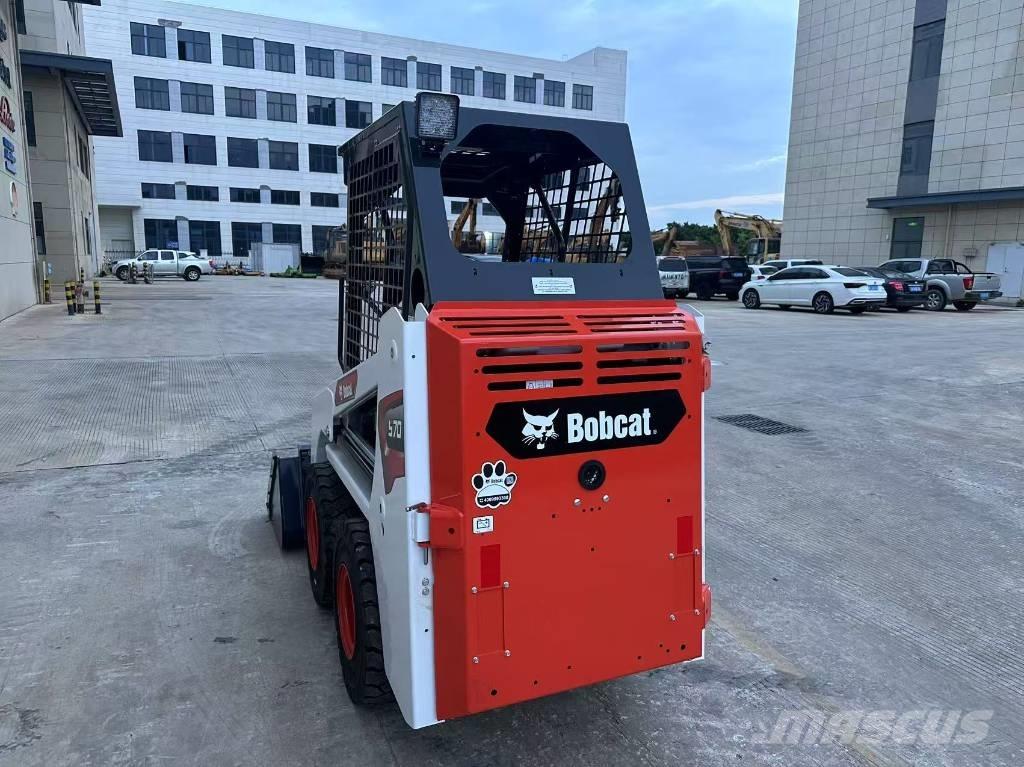 Bobcat S70  스키드로더
