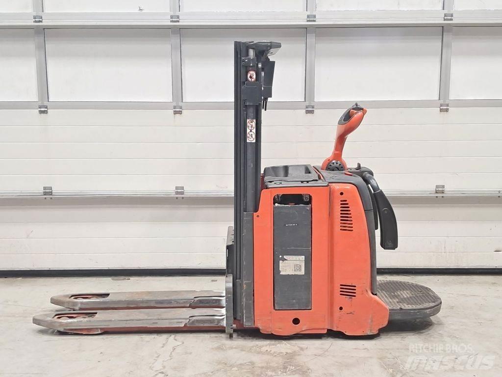 Linde D12 AP 포크리프트