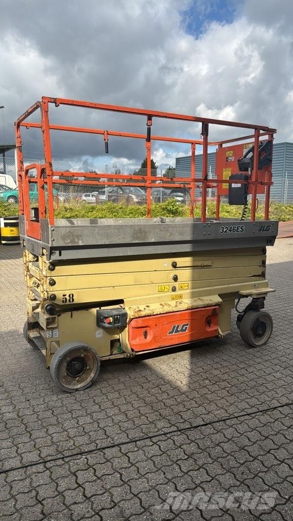 JLG 3246 ES 가위형 리프트