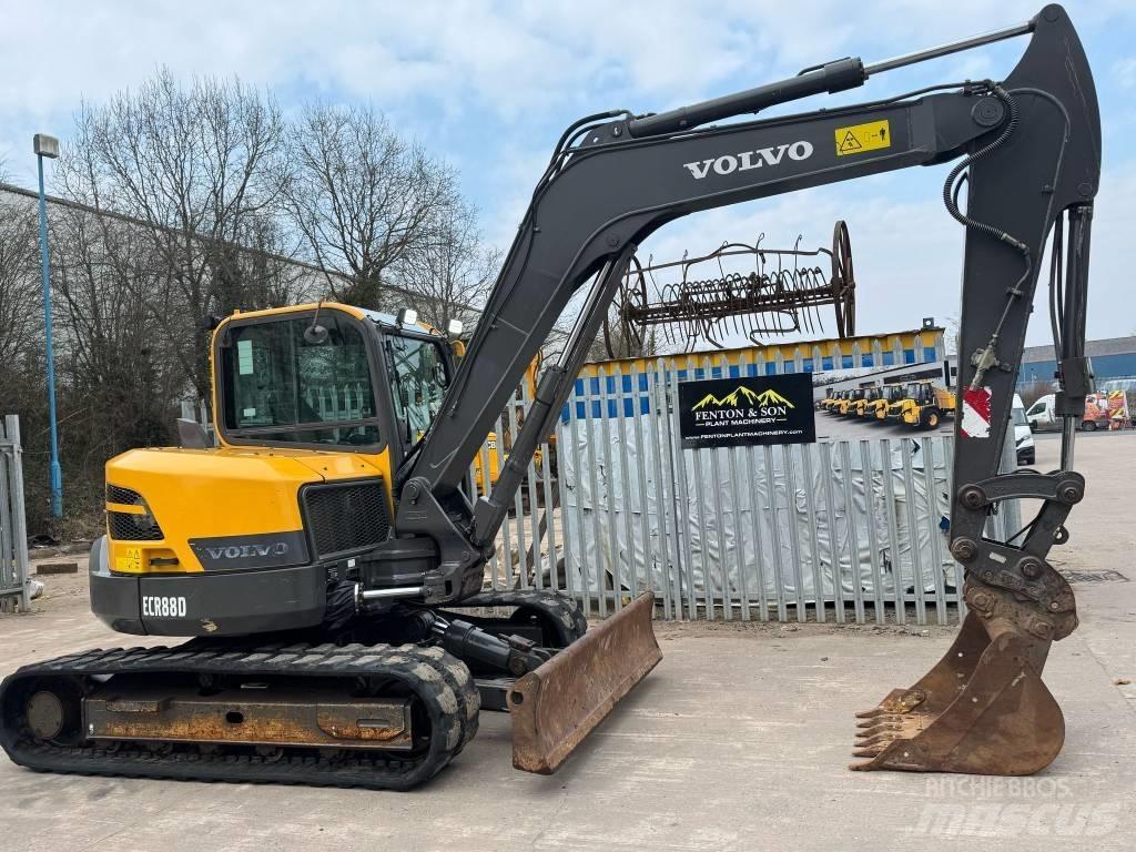 Volvo ECR 88 중형굴삭기 7톤-28톤