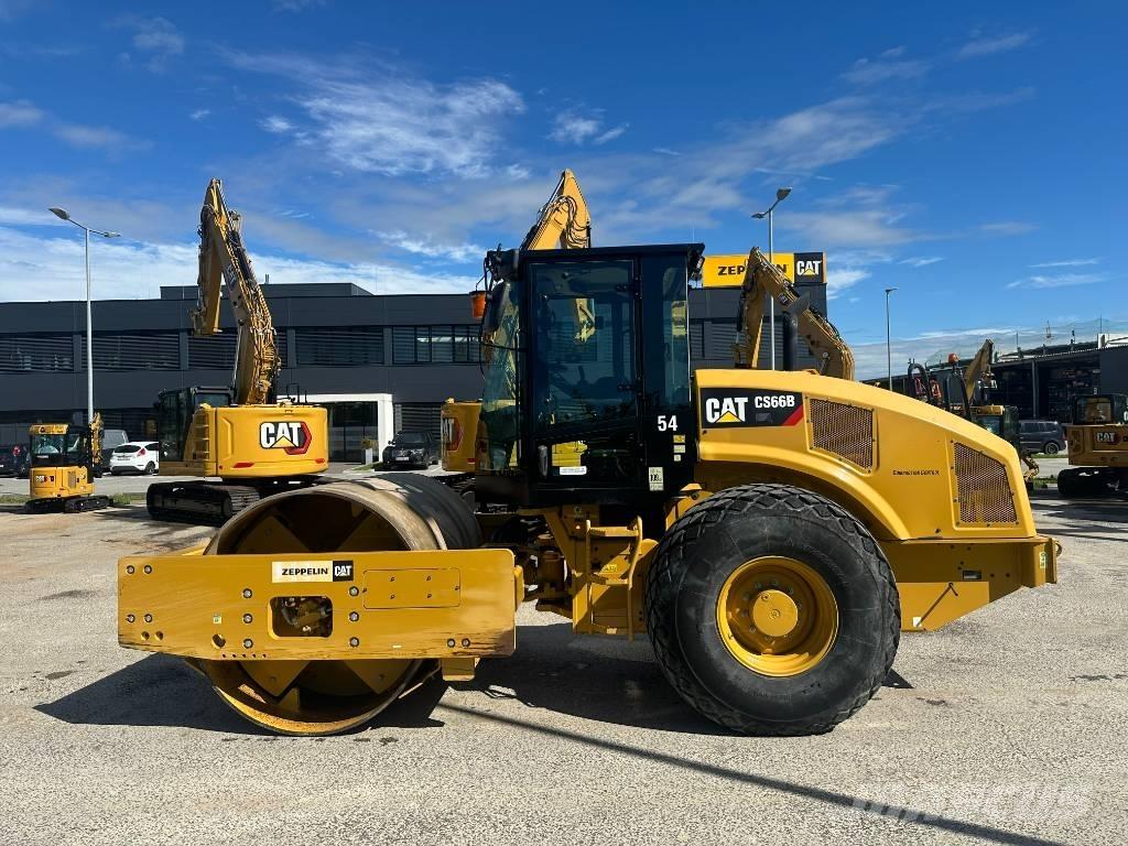 CAT CS 66 B 싱글 드럼 롤러