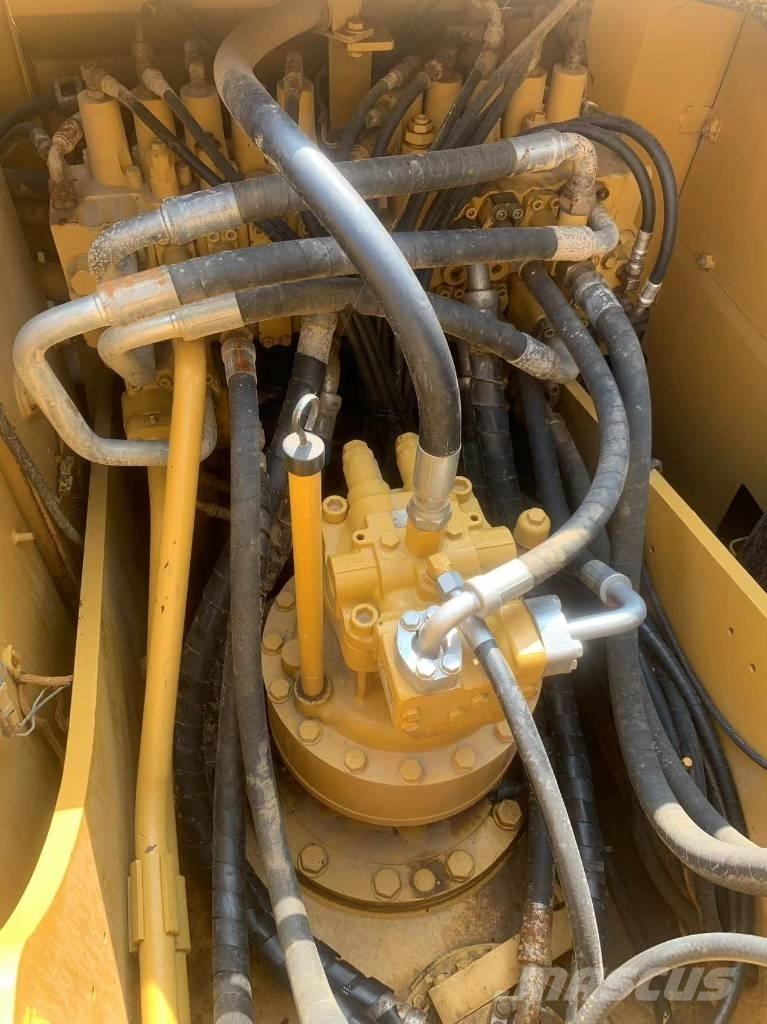 CAT 323 D L 대형 굴삭기 29톤 이상
