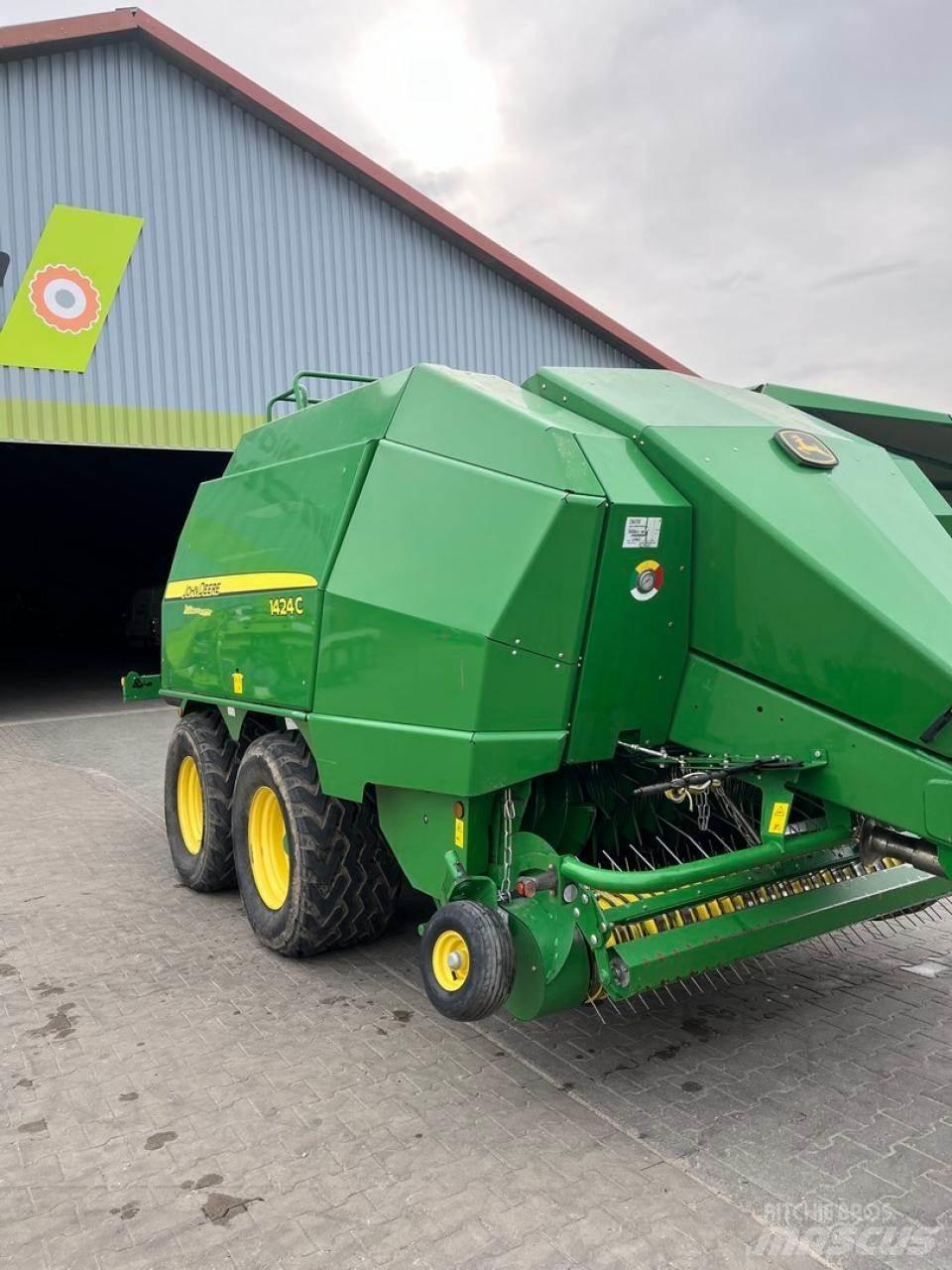John Deere 1424 C 각형 곤포기