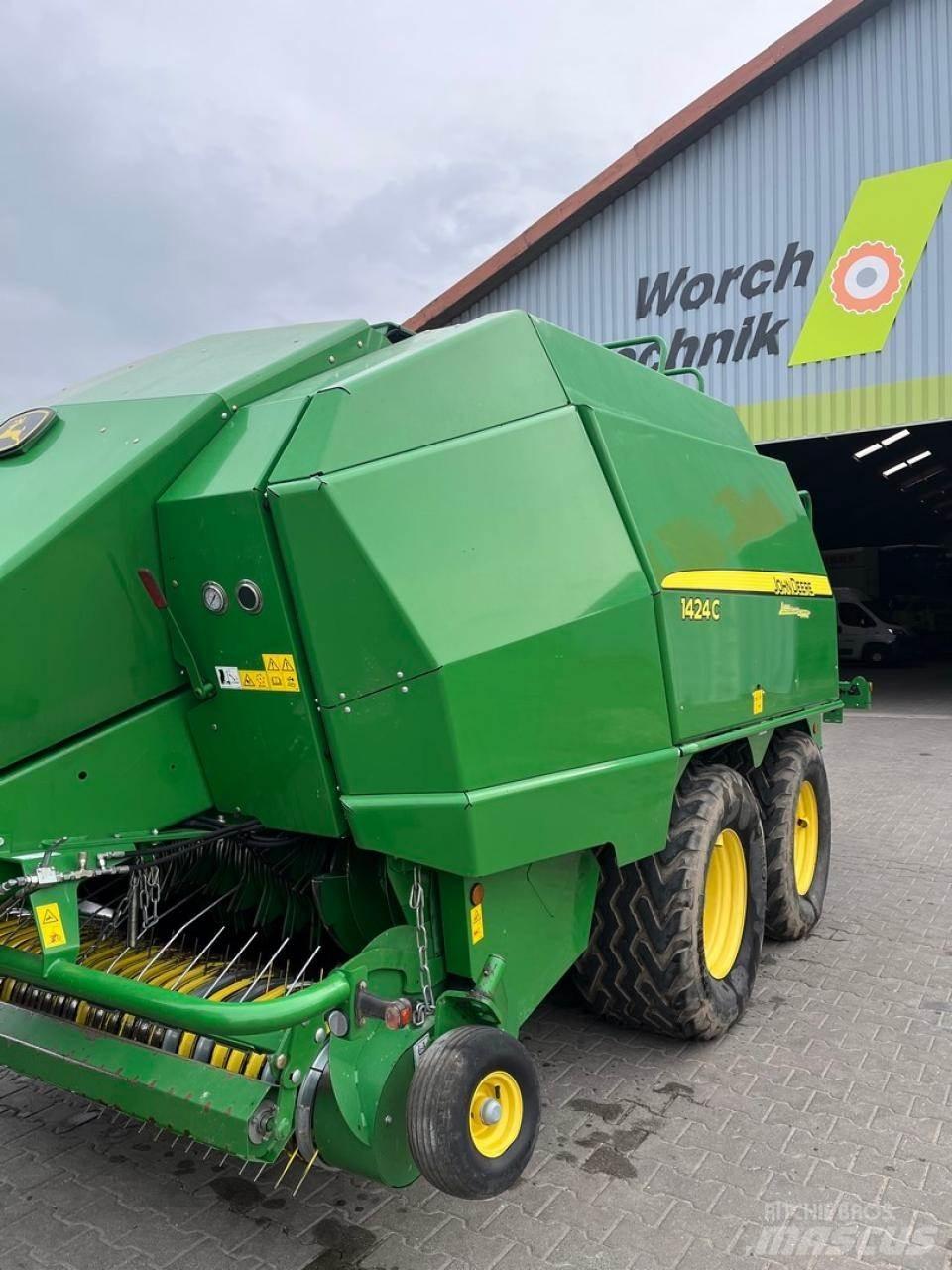 John Deere 1424 C 각형 곤포기