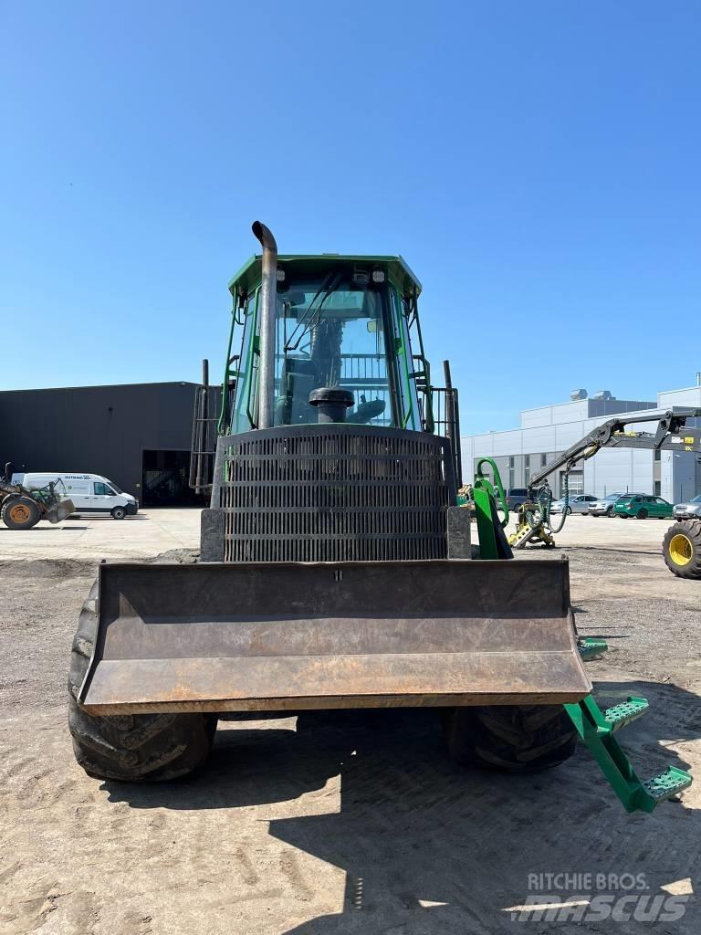John Deere 1110D 원목 포워더