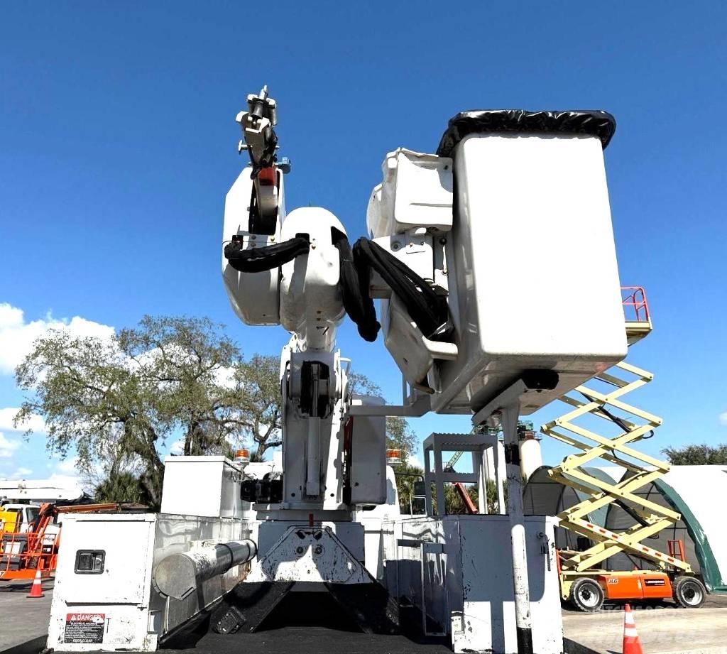 Altec AA 55 트럭 탑재 고소작업대