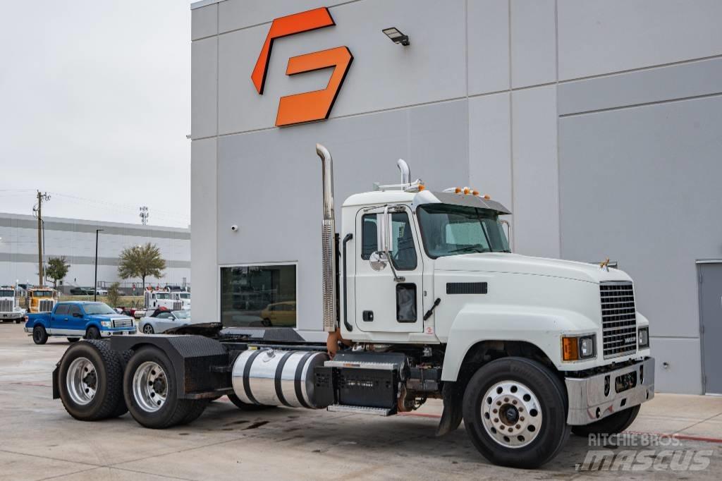 Mack Pinnacle 트랙터 유닛