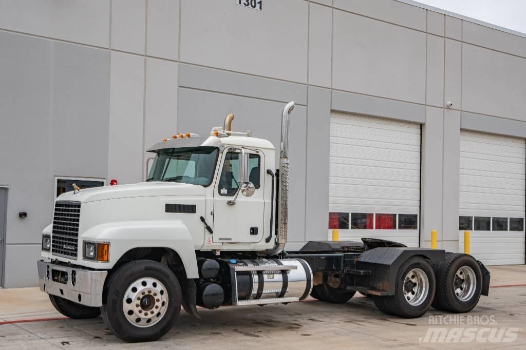 Mack Pinnacle 트랙터 유닛