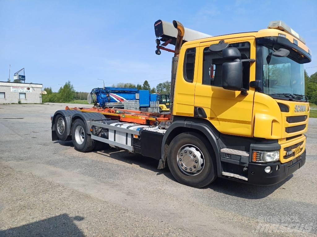 Scania P 370 훅 리프트 트럭