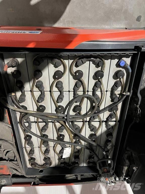 Linde E16-02 전동 지게차