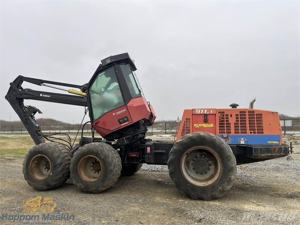 Valmet 911.1 원목 하베스터