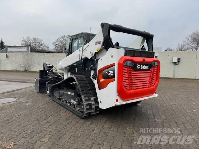 Bobcat T 86  스키드로더