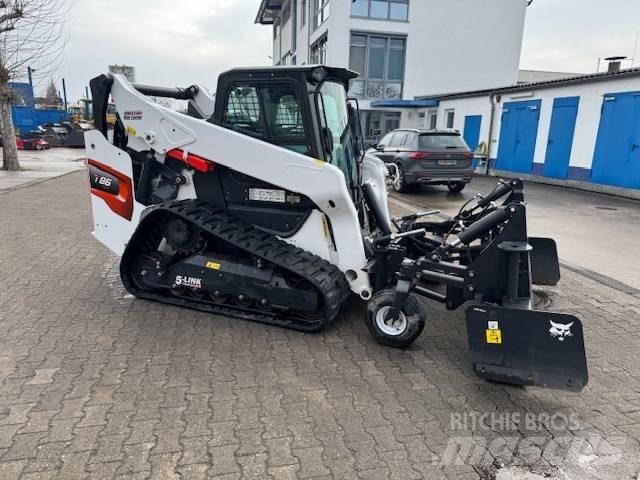 Bobcat T 86  스키드로더