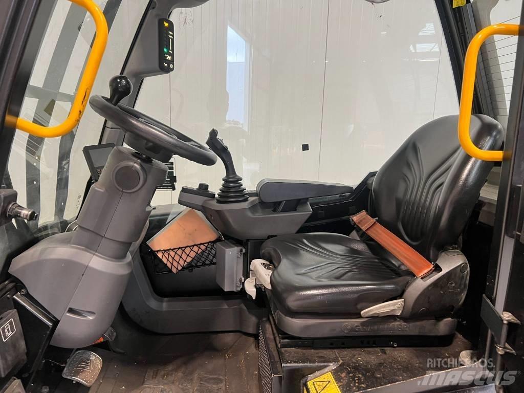 JCB TLT30-19D-2WD 디젤 지게차