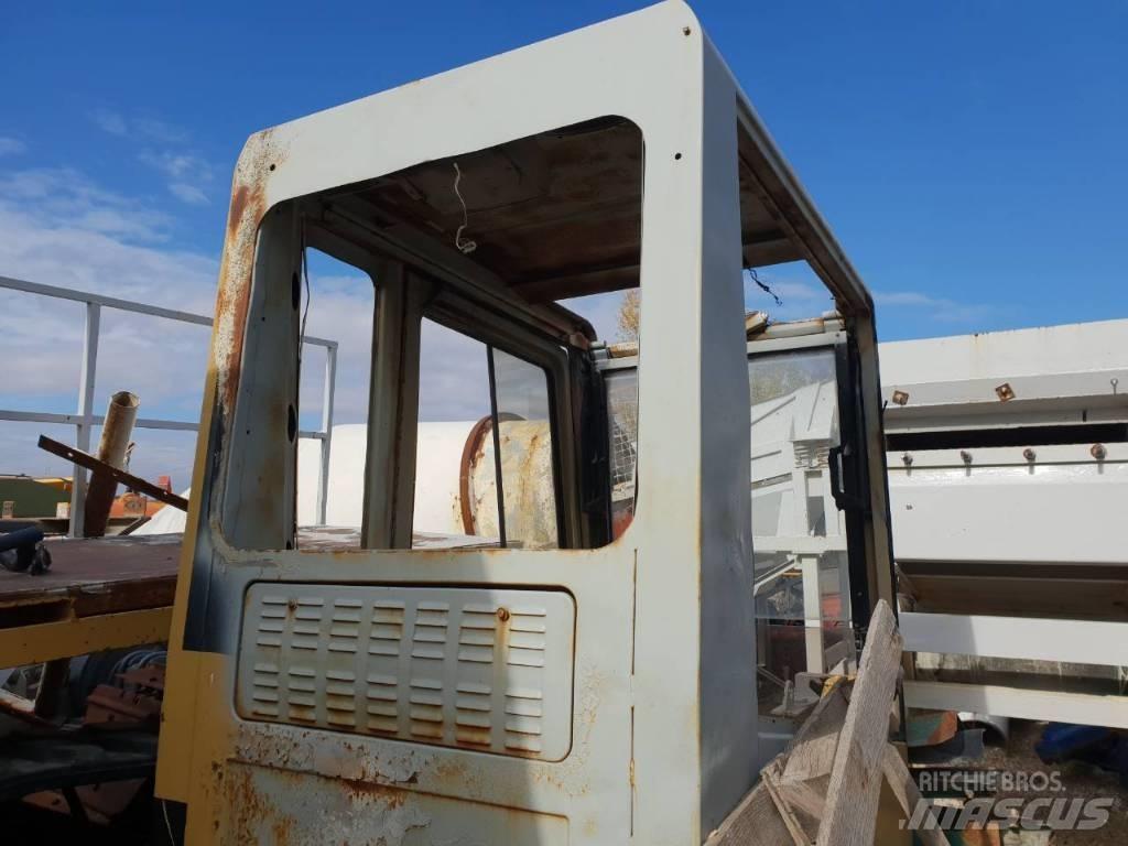 CAT 320B ali 320 캐빈 및 인테리어