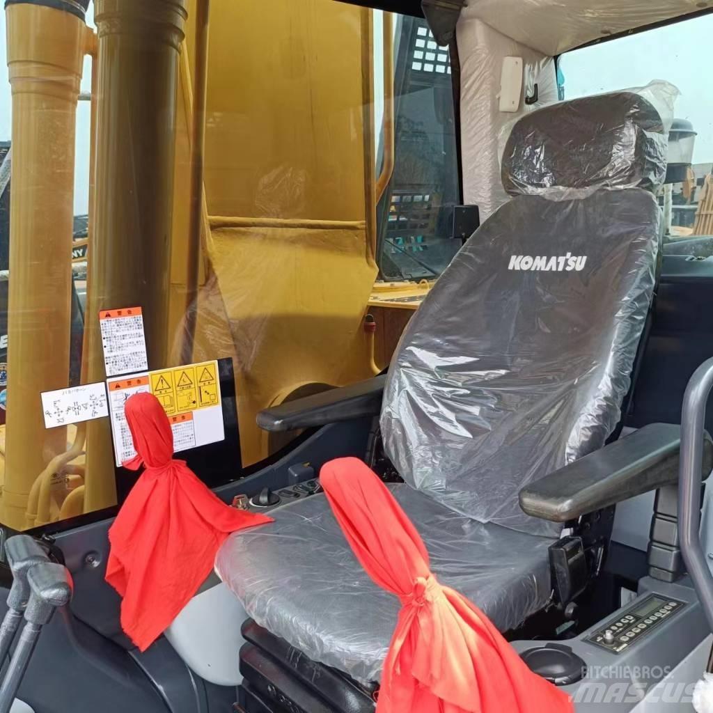 Komatsu PC 220 대형 굴삭기 29톤 이상