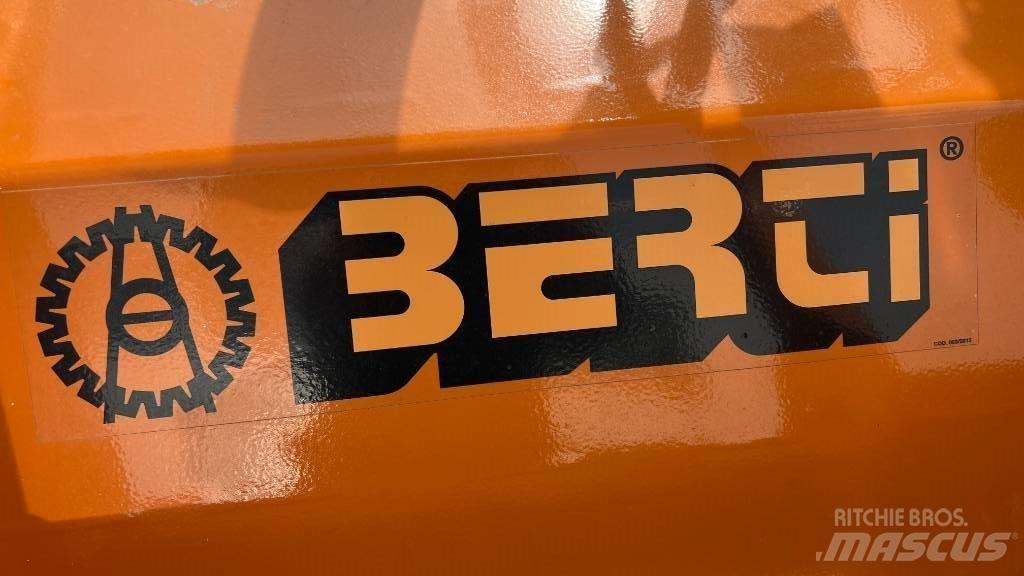 Berti EKR-S 250 목장 제초기 및 토퍼