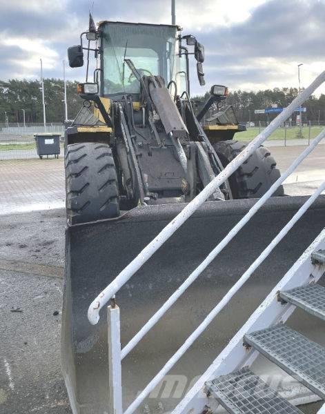 Komatsu WA 200 PT-5  휠로우더