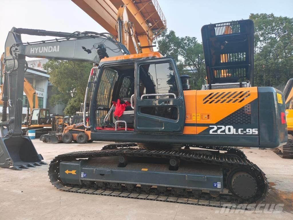 Hyundai R220LC-9S 대형 굴삭기 29톤 이상