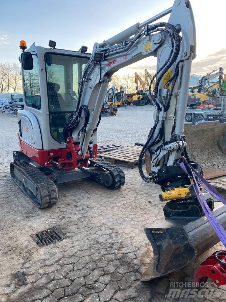 Takeuchi TB 225 소형 굴삭기 7톤 미만