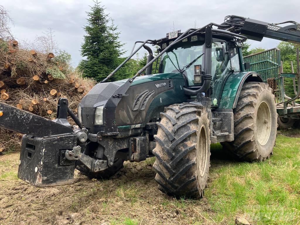 Valtra T 213 V 임업용 트랙터