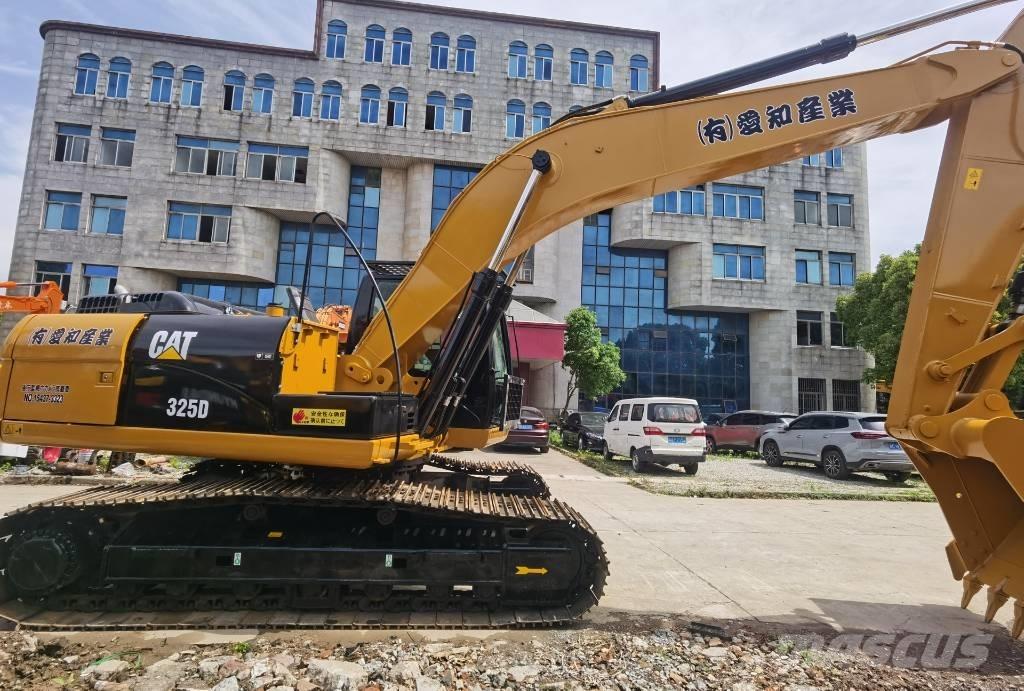 CAT 325 D 대형 굴삭기 29톤 이상