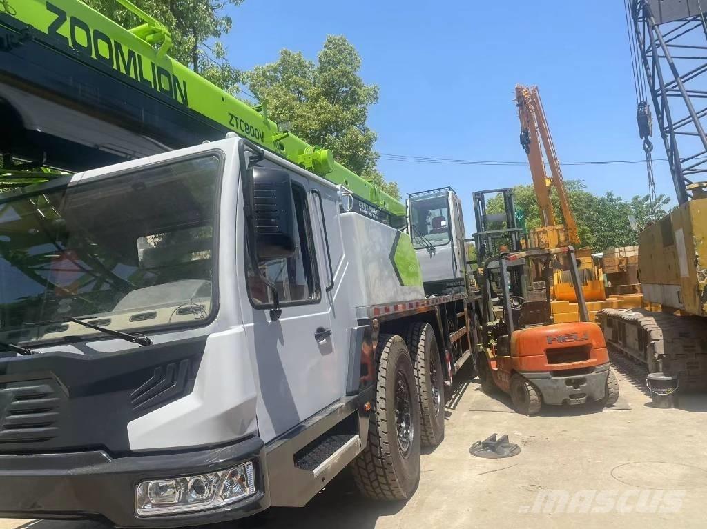 Zoomlion ZVT800 A/T 크레인