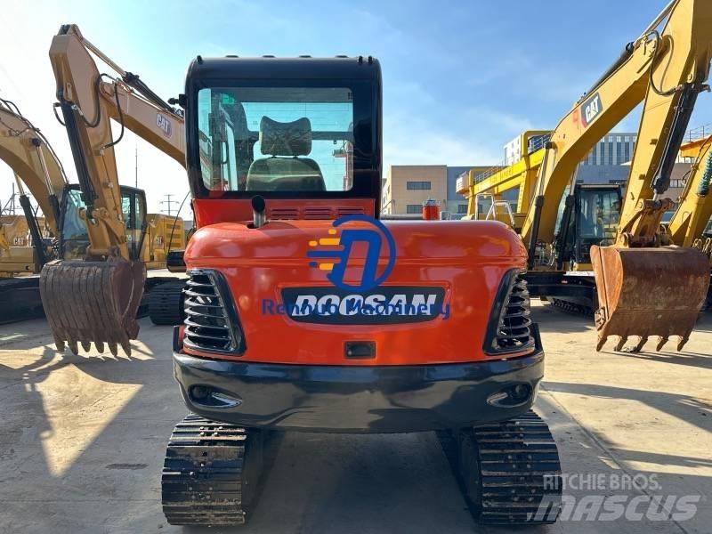Doosan DX 60 소형 굴삭기 7톤 미만