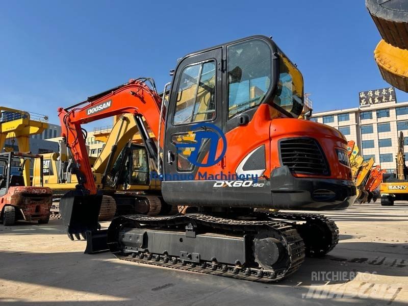 Doosan DX 60 소형 굴삭기 7톤 미만