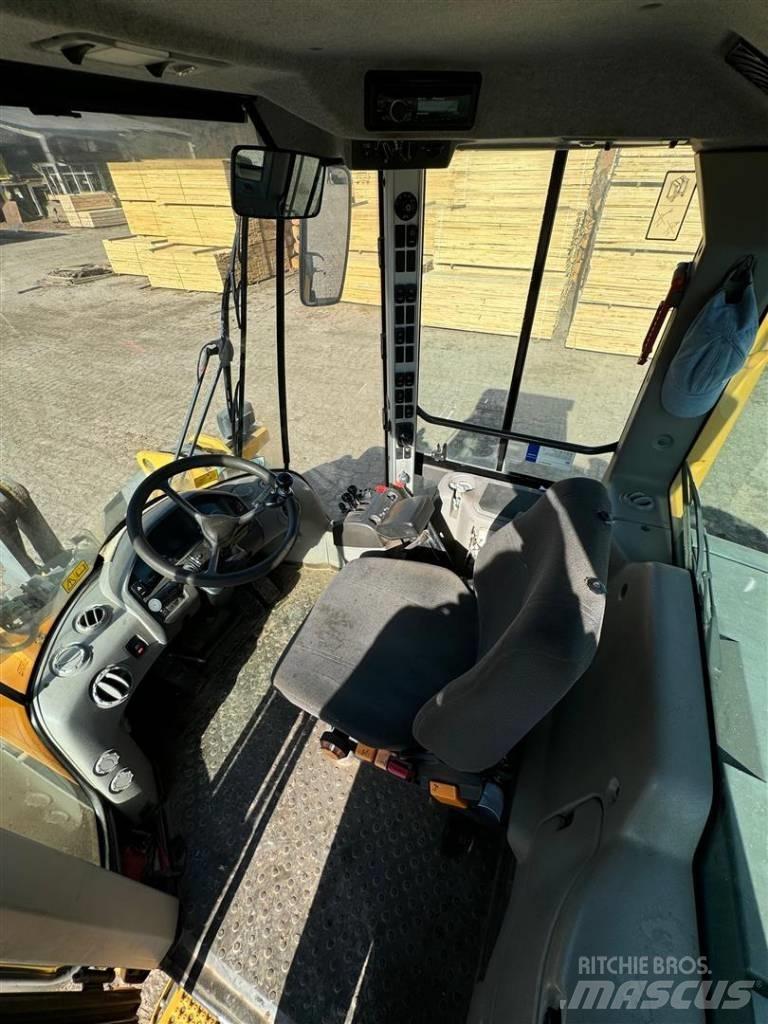 Volvo L 60 F  휠로우더