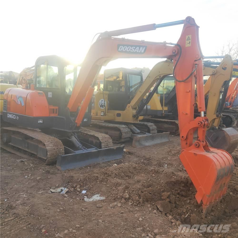 Doosan DH60-7 소형 굴삭기 7톤 미만