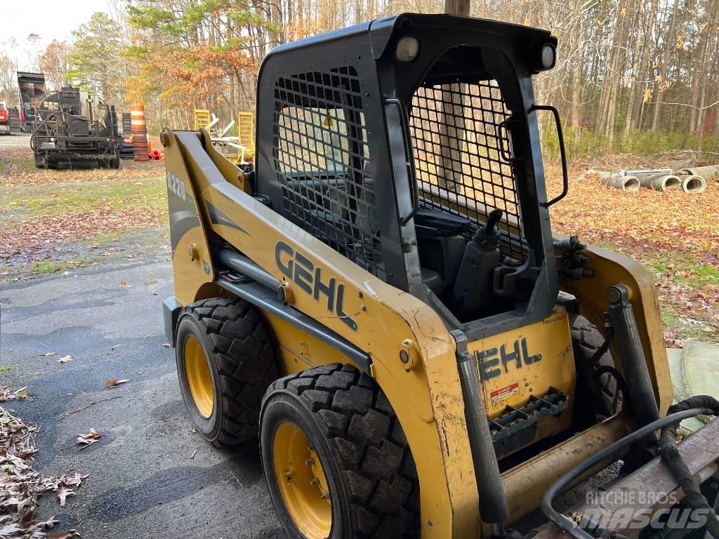 Gehl R 220  스키드로더