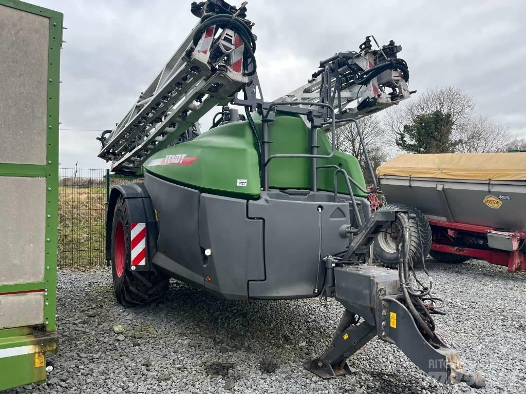 Fendt Rogator 355 견인형 분무기
