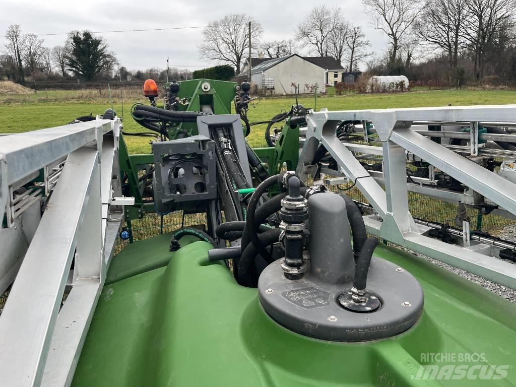Fendt Rogator 355 견인형 분무기