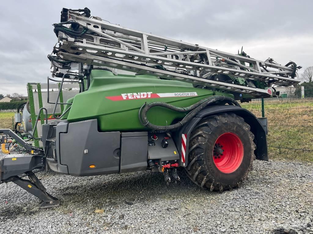Fendt Rogator 355 견인형 분무기