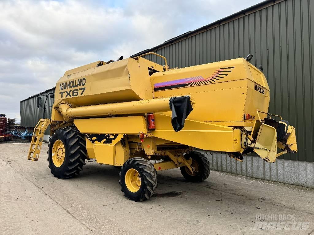 New Holland TX 67 콤바인 수확기