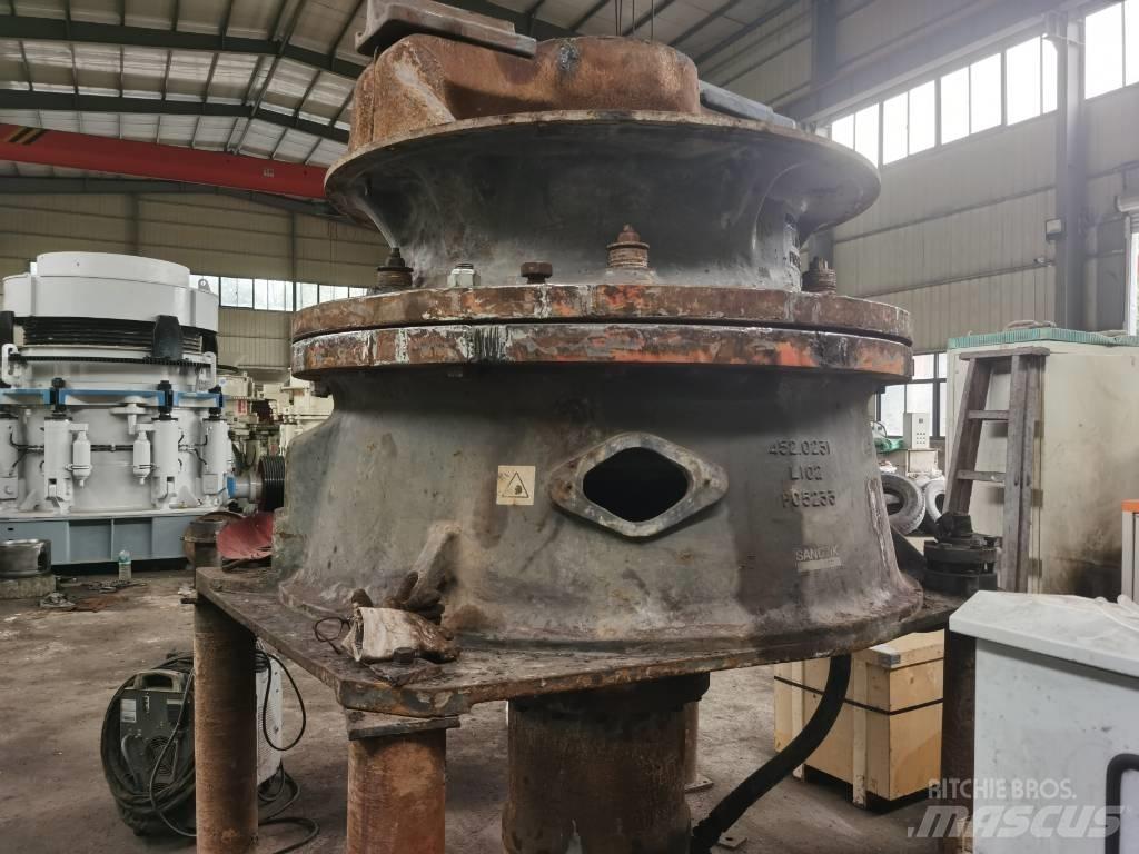 Sandvik CH 440 크러셔