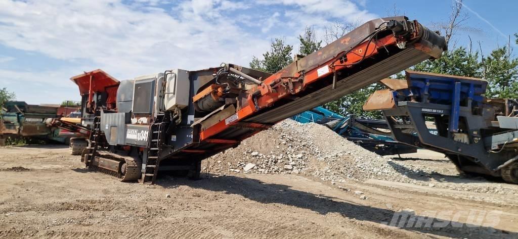Sandvik QJ 341 이동식 분쇄기