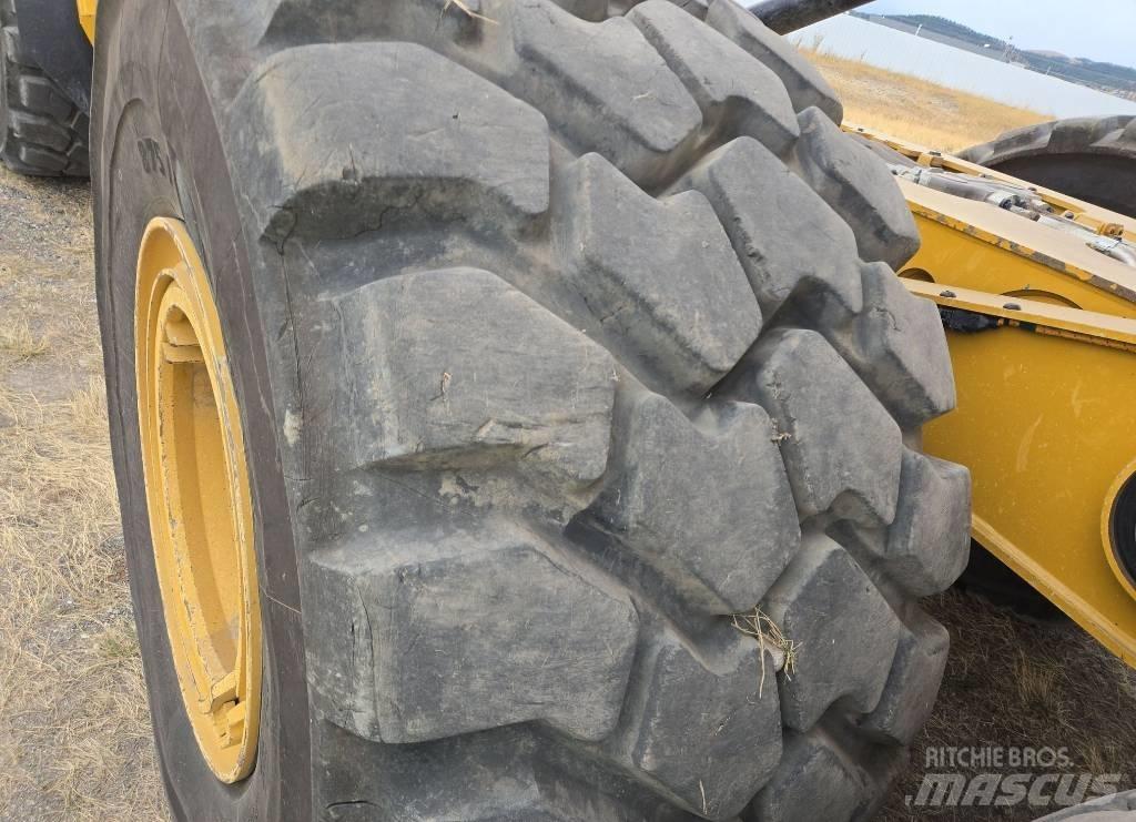 CAT 745 연결식 홀러