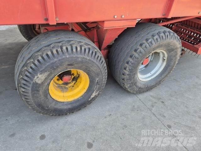 Kverneland TA 465 자동 적재 트레일러
