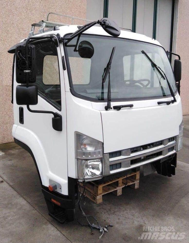 Isuzu FRR Euro 5 캐빈 및 인테리어