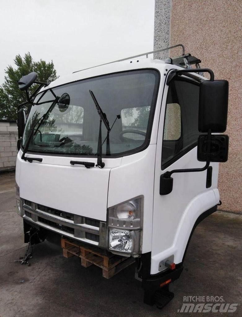 Isuzu FRR Euro 5 캐빈 및 인테리어