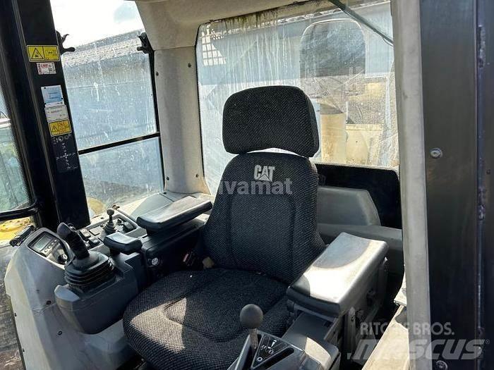 CAT 963D - 특수 굴삭기