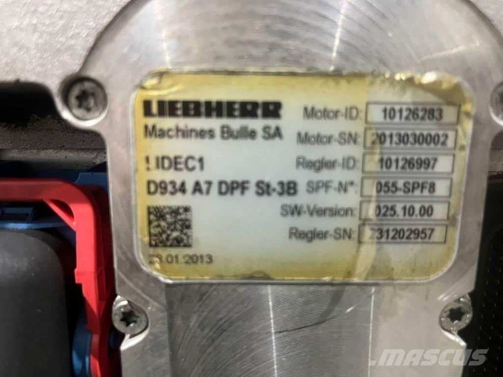 Liebherr D934 A7 엔진
